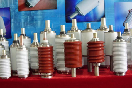 如何判斷真空斷路器中的真空滅弧室需要更換？