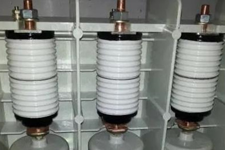 真空開關(guān)管產(chǎn)生操作過電壓的原因是什么？