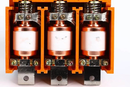 高壓真空開(kāi)關(guān)管出現(xiàn)黃斑，這幾點(diǎn)原因需掌握！