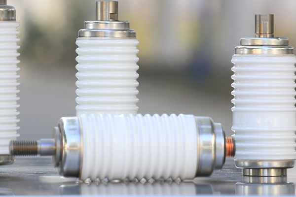 怎樣解決真空滅弧室的漏氣問題？