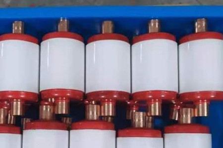 真空滅弧室的結(jié)構(gòu)、工作原理、特點(diǎn)以及應(yīng)用