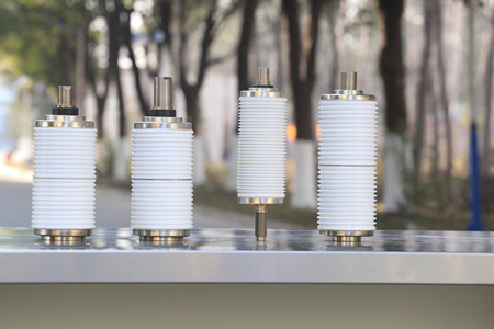 真空開(kāi)關(guān)管結(jié)構(gòu)及工藝有怎樣的特點(diǎn)和優(yōu)勢(shì)？